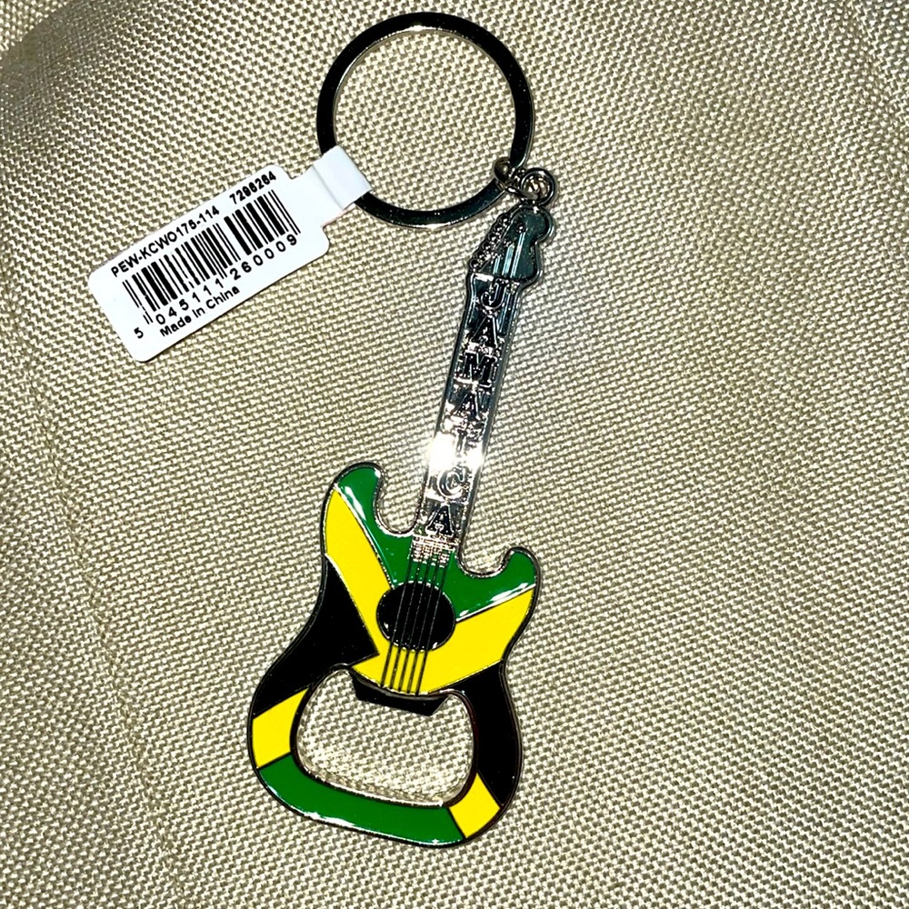 Jamaica 🇯🇲 Guitar Key Chain
